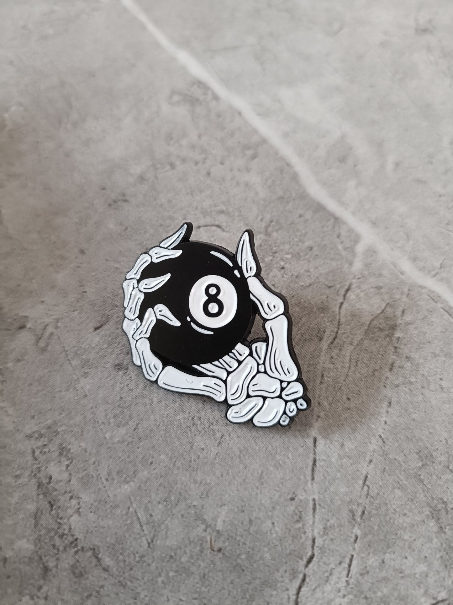 8 Ball Pin